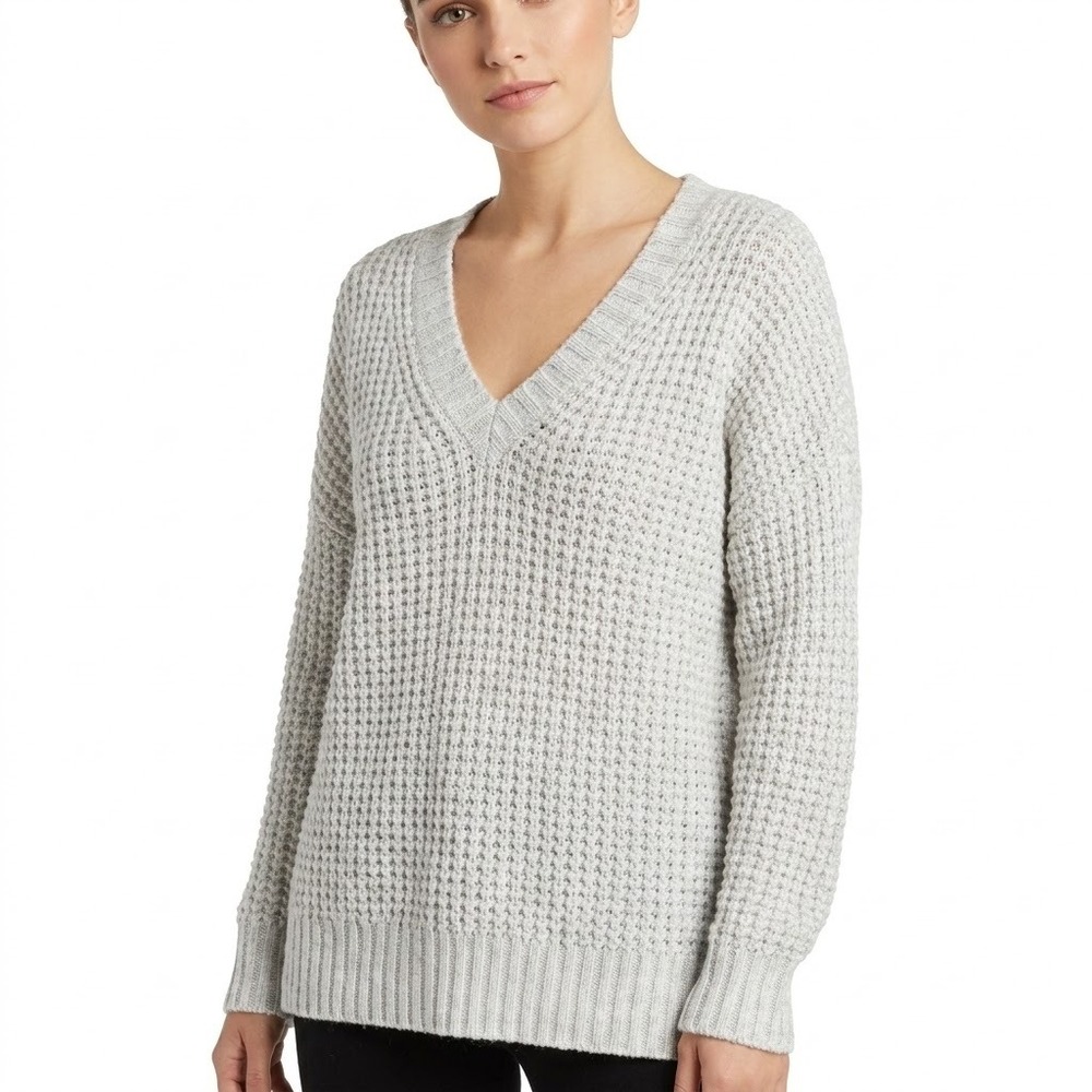 American Eagle Waffle Knit Sweater Womens Medium Gray Oversized V-Neck Chunky